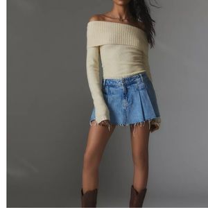 Silence + Noise Claudia Off-The-Shoulder Sweater in cream
